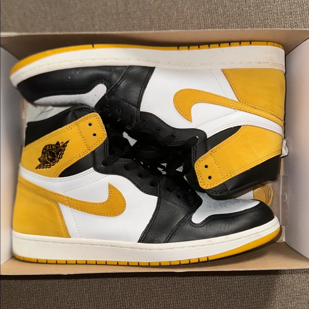 Air Jordan 1 Retro High OG - Yellow Orche